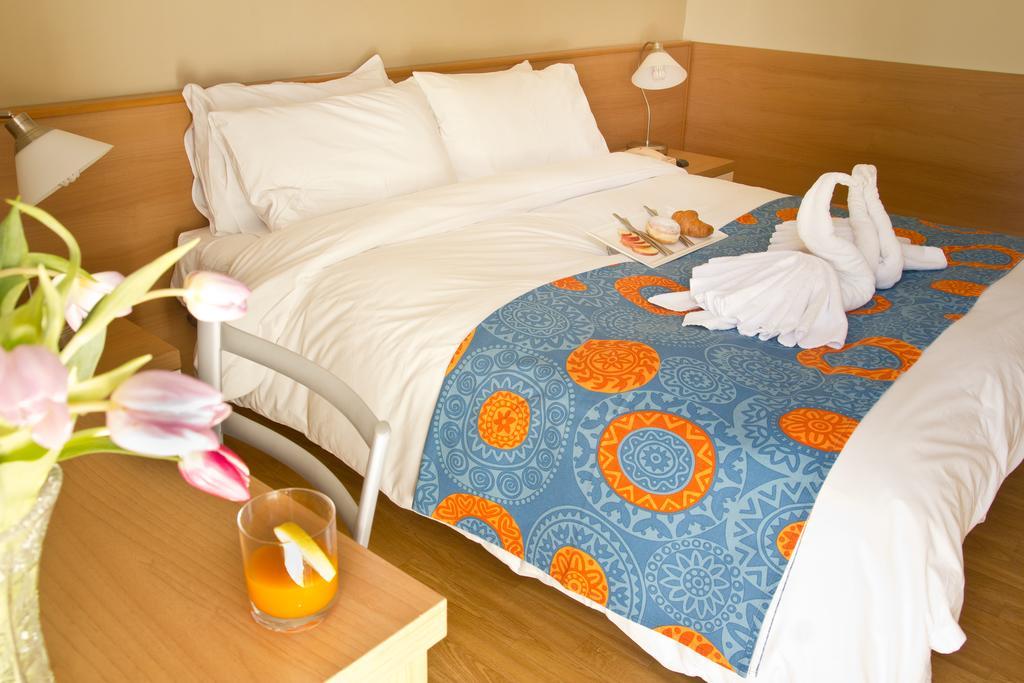 Hotel La Fenice Lignano Sabbiadoro Rum bild