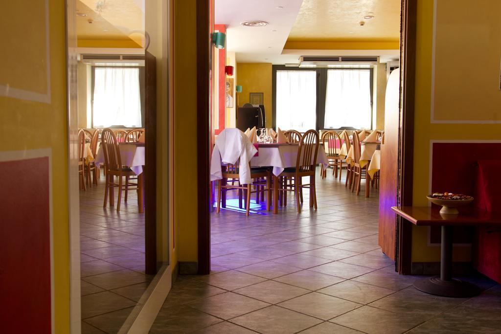 Hotel La Fenice Lignano Sabbiadoro Exteriör bild
